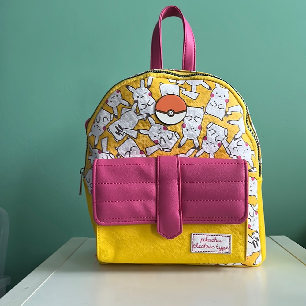 Nwt Pokémon Pikachu backpack